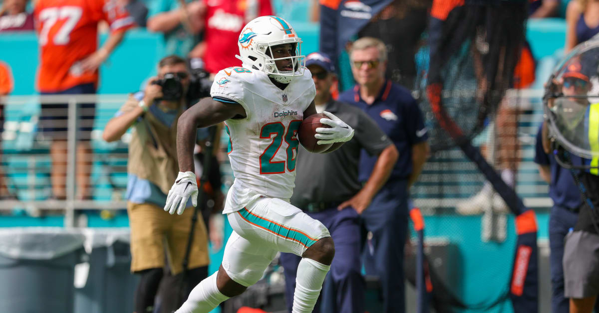 Dolphins RB De'Von Achane named Week 3 AFC Offensive Player of the Week - A  to Z Sports