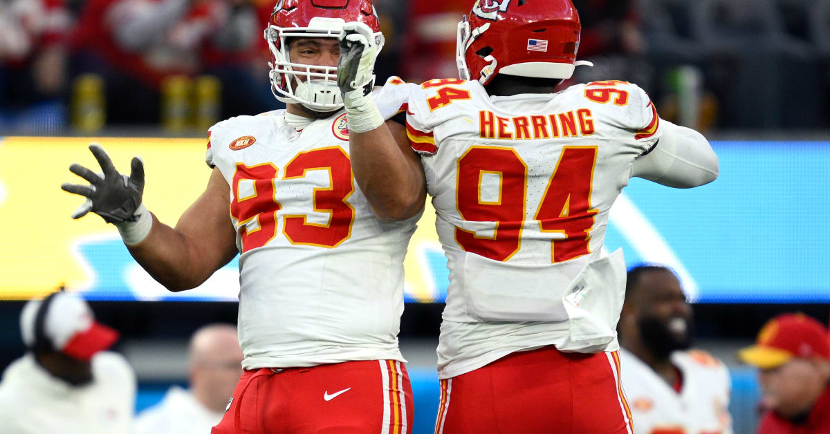 Chiefs Roster Moves: Mike Pennel, Matt Dickerson elevated from practice ...