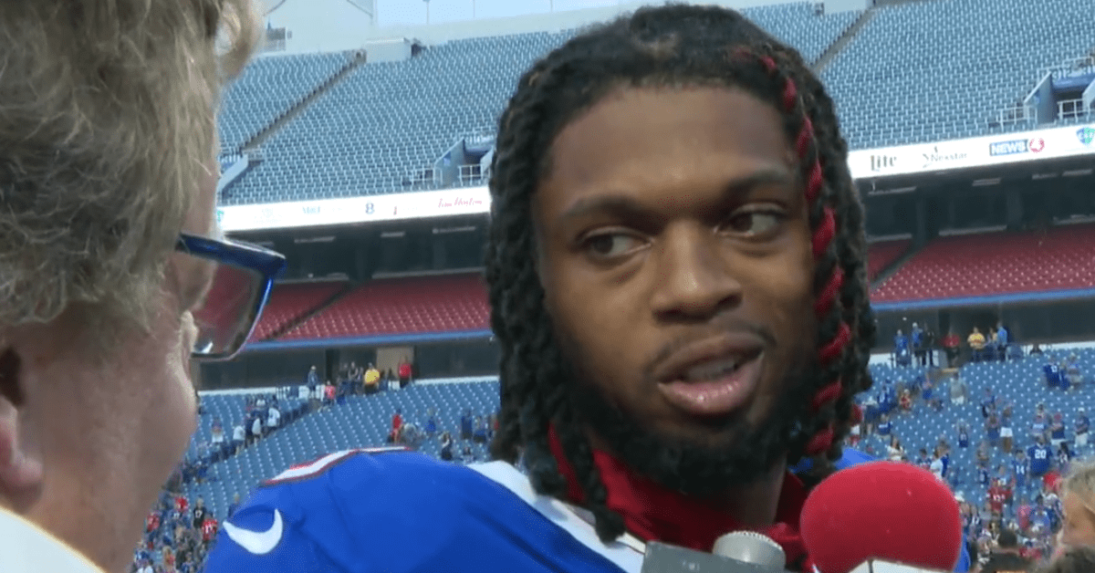 Bills Mafia honors Damar Hamlin with giant get-well card, more