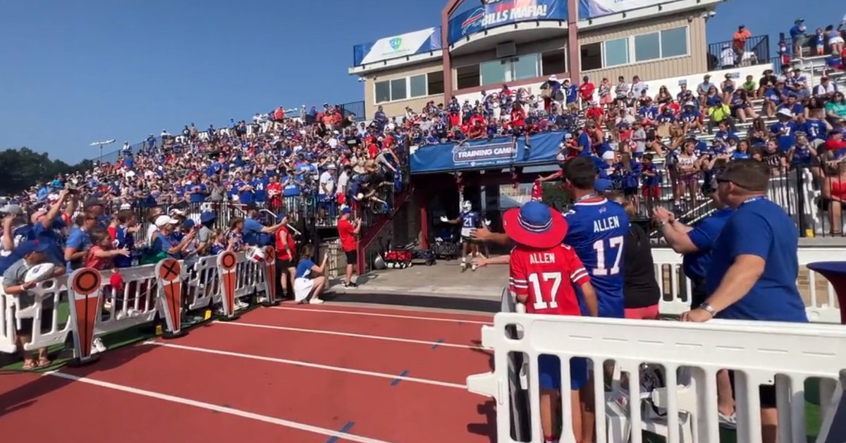 Buffalo Bills linebacker Baylon Spector (54) runs a drill during