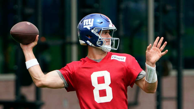 Eli Manning on Giants' Daniel Jones: 'He's got a bright, bright future  ahead of him' 