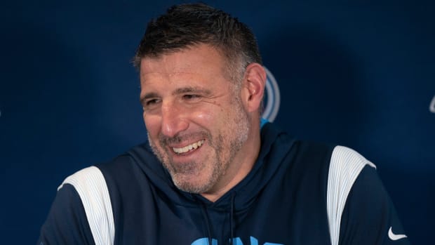 Howe: Mike Vrabel's mission is to position Titans as Patriots' conquerers,  not their football cousins - The Athletic