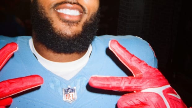 Titans Are Bringing Back Houston Oilers Throwback Jerseys and Fans Are  Obsessed - Sports Illustrated