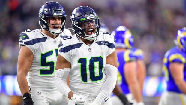 Schefter] Seattle Seahawks' CB Devon Witherspoon, the No. 5 overall pick in  April's draft, is not on the field for the start of training camp as both  sides have been unable to