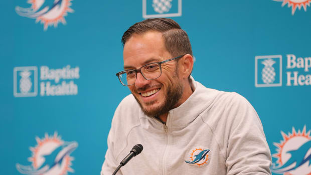 Dolphins head coach Mike McDaniel has amusing cameo in ManningCast promo -  A to Z Sports