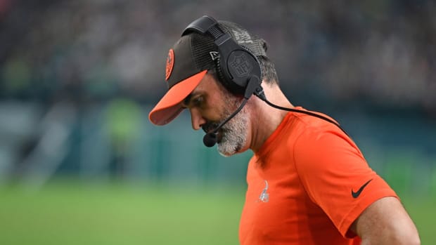 Kevin Stefanski gives the game ball to DC Jim Schwartz after Browns  dominate win over Bengals - A to Z Sports