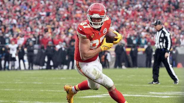 Chiefs LB Leo Chenal is WAY TOO GOOD for a rookie: Film Breakdown - A to Z  Sports