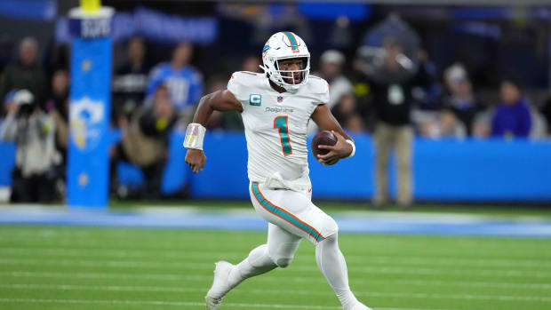 Dolphins' Tua Tagovailoa outplays Justin Herbert in third meeting - A to Z  Sports