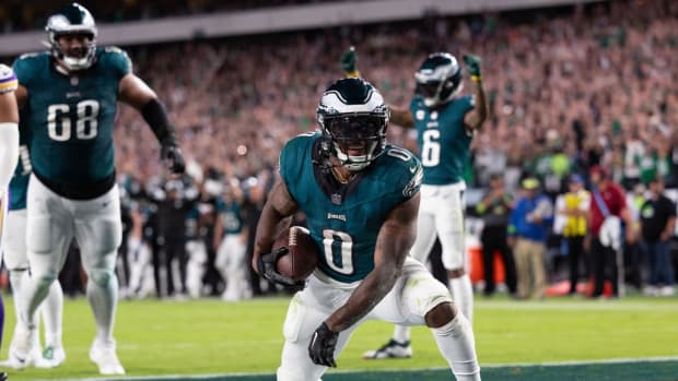 D'Andre Swift CAREER GAME Leads Eagles to win over Vikings on Thursday Night  Football - A to Z Sports