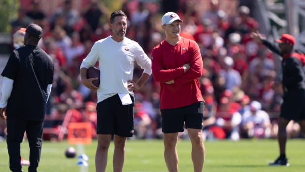 49ers News: Kyle Shanahan apologizes to Maxx Crosby for Kris