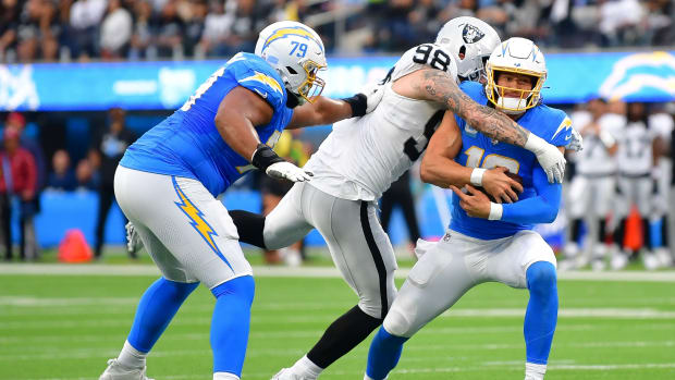 Raiders News: Divine Deablo is getting comfortable playing linebacker -  Silver And Black Pride