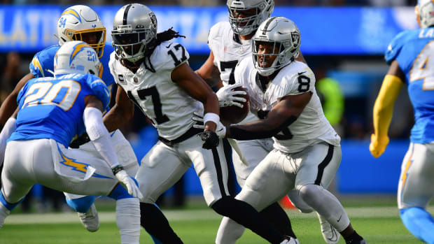 Raiders' Josh McDaniels explains what his game plan was for Khalil Mack - A  to Z Sports