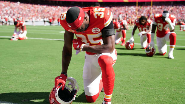 Chiefs get a kick out of preseason opener - The Iola Register