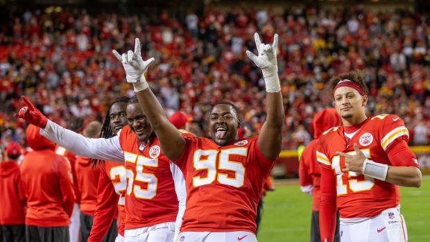 The Cutest Thing About Coach Andy Reid's State Farm Commercial Isn't The  Nuggies