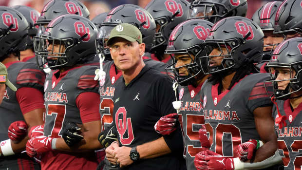 Oklahoma Sooners head coach Brent Venables