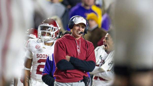 Oklahoma Sooners head coach Brent venables