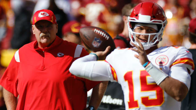 Upon Leaving the Chiefs Despite a Dominating Run, Former Teammate  Introduces NFL to Patrick Mahomes' True Competitor - EssentiallySports