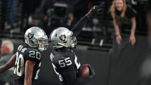 Antonio Brown steps in to help Chandler Jones after Raiders star