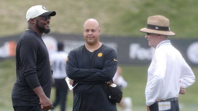 Coach Tomlin giving me the stare down yesterday after putting on his AFC  North champs hat. . . . . #Nfl #nflfocus #football #sports…