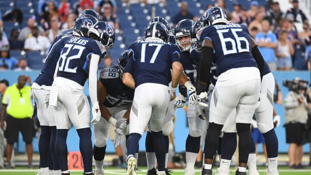 Tennessee Titans place 2 on IR: Derrick Henry, Tyjae Spears only RBs