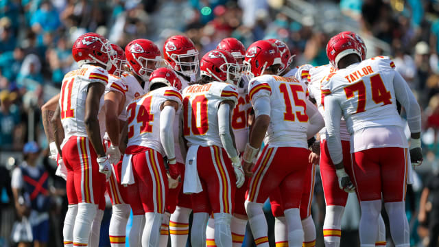 KC Chiefs NFL snap counts vs. Los Angeles Chargers in Week 2