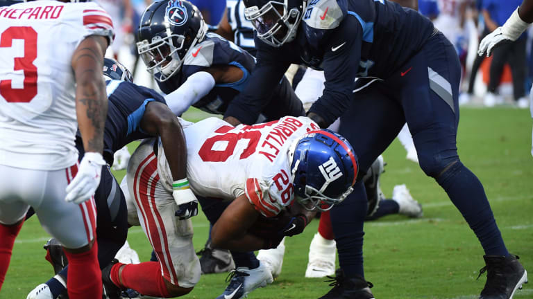 Titans: Replay shows blown call that would've prevented loss to