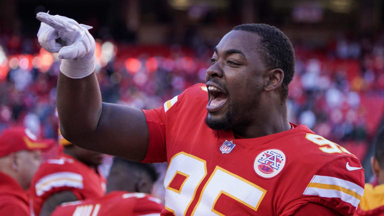 Chiefs defense does the unthinkable against the Las Vegas Raiders - A to Z  Sports