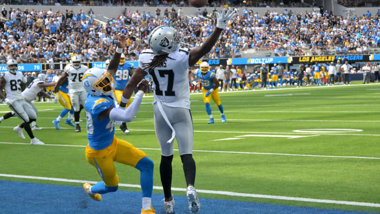 WATCH: Derek Carr and Davante Adams flex their connection early - A to Z  Sports