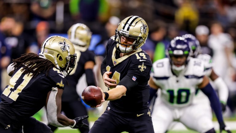 Seahawks at Saints Game Center  Seattle Seahawks –