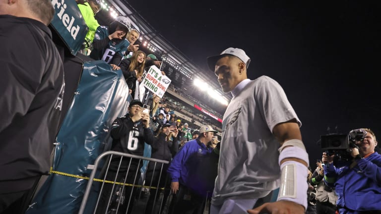 Eagles QB Jalen Hurts Sends Strong Message, Honors Fan-Favorite