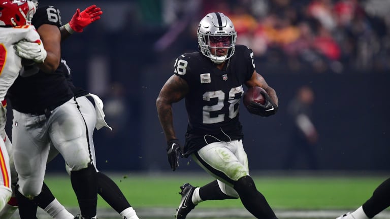 Raiders' Josh Jacobs changes uniform number after signing new contract