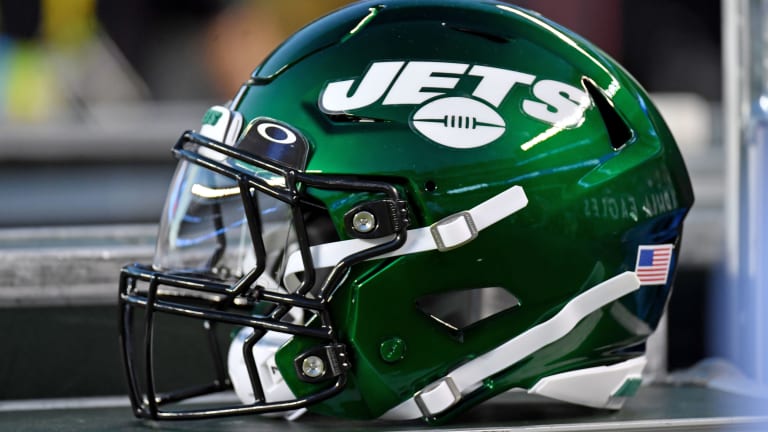 NFL 2023: New York Jets Player Finds Clever Way to Watch HBO at Camp