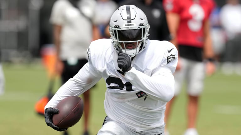 Raiders' drama with Josh Jacobs is taking over NFL news cycle as