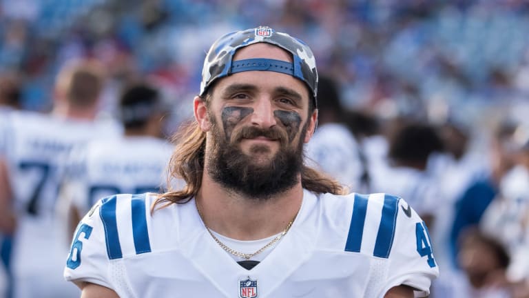 INDIANAPOLIS, IN - OCTOBER 16: Indianapolis Colts Long Snapper