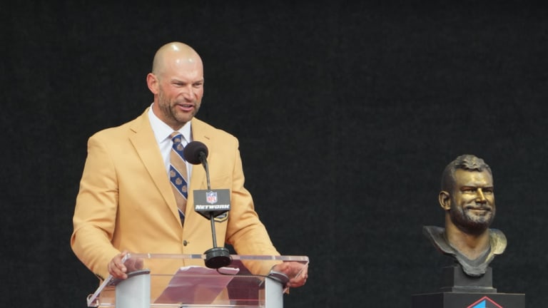 WATCH: Joe Thomas is honored by Cleveland Browns as '10,363' is