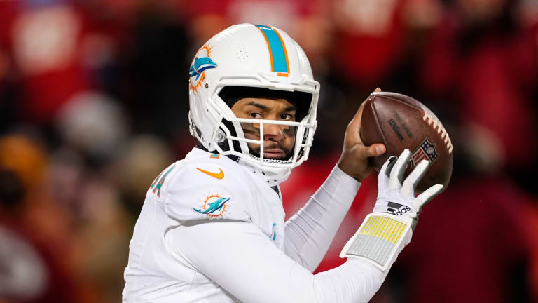 Dolphins' Tua Tagovailoa wins Sporting News Comeback Player of the Year  Award - A to Z Sports