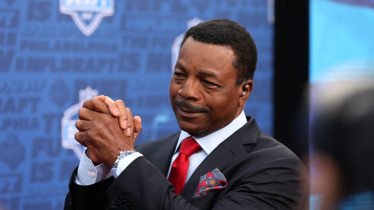 Former Raiders LB Carl Weathers passes away at the age of 76