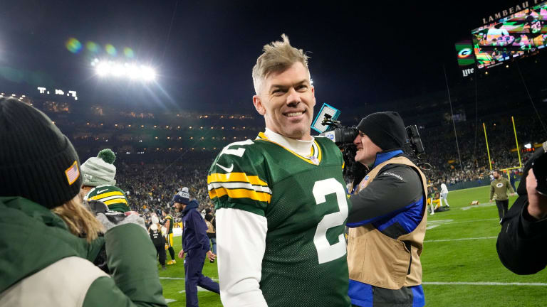 Green Bay Packers kicker Mason Crosby (2) warms up before a NFL