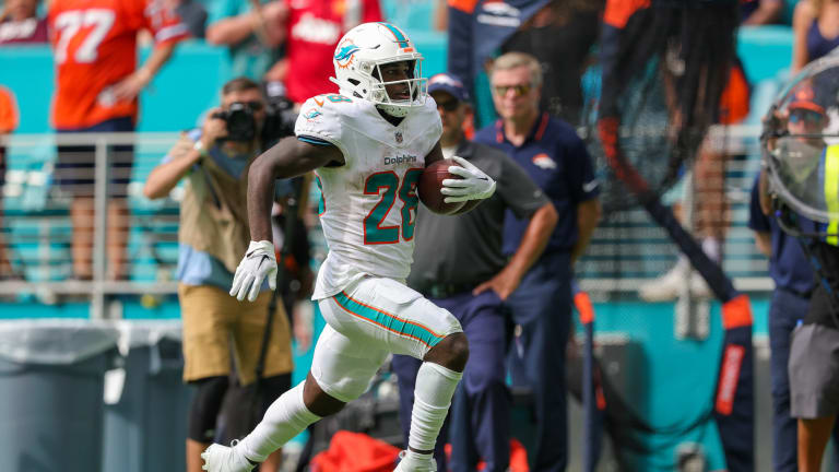 Dolphins RB De'Von Achane named Week 3 AFC Offensive Player of the Week - A  to Z Sports