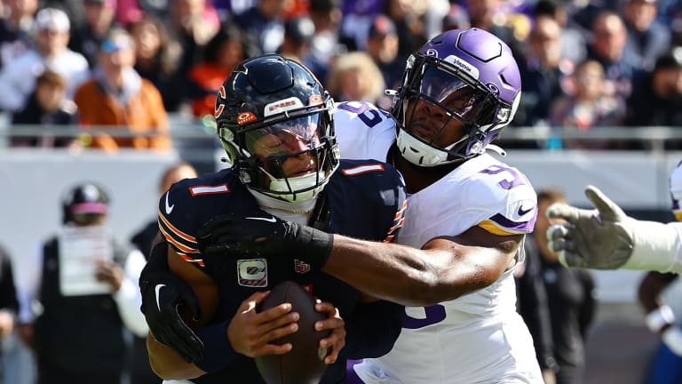 Bears QB Justin Fields Injured During Vikings Matchup