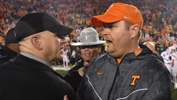 CBS Sports predicts Tennessee Vols' record in 2022 and which games UT will  lose - A to Z Sports