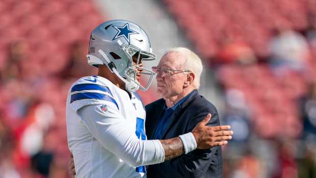 One of the greatest Cowboys of all time just put Jerry Jones on blast amid Dak Prescott contract drama