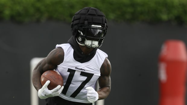 Steelers officially sign LB Nick Kwiatkoski, release WR Anthony Miller