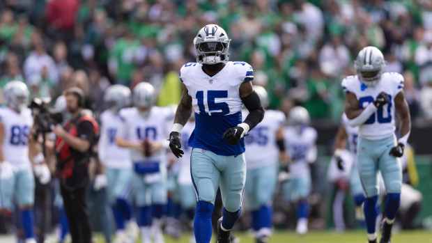 Dallas Cowboys running back Ezekiel Elliott (15) before action against the Philadelphia Eagles at Lincoln Financial Field.