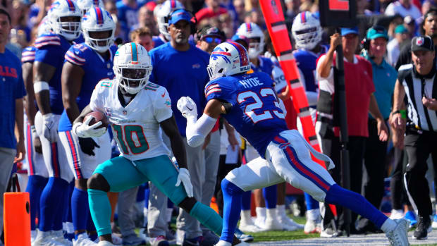 Dolphins star Hill unfazed by Bills fans heading into highly
