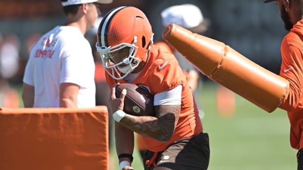 Cleveland Browns quarterback Dillon Gabriel (5) runs a drill during training camp at CrossCountry Mortgage Campus.