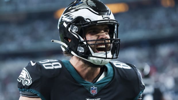 eagles black helmet debut