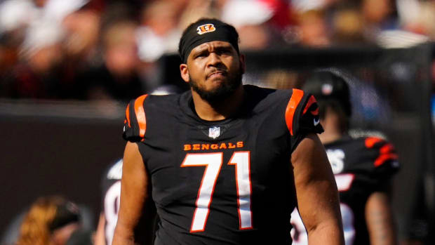 ESPN's Yates: Bengals should call ex-Cowboys OT La'el Collins' agent