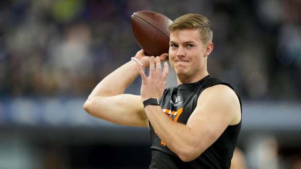 Will Howard, a quarterback for the Steelers, traveled to Texas with his girlfriend to adopt a 3-year-old baby whose parents were swept away by floodwaters. When he saw the baby's photo on social media, he immediately flew to Texas on a private plane and his next action shocked everyone. vannguyen