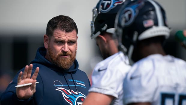 Jets add Titans OC Arthur Smith to list of HC candidates